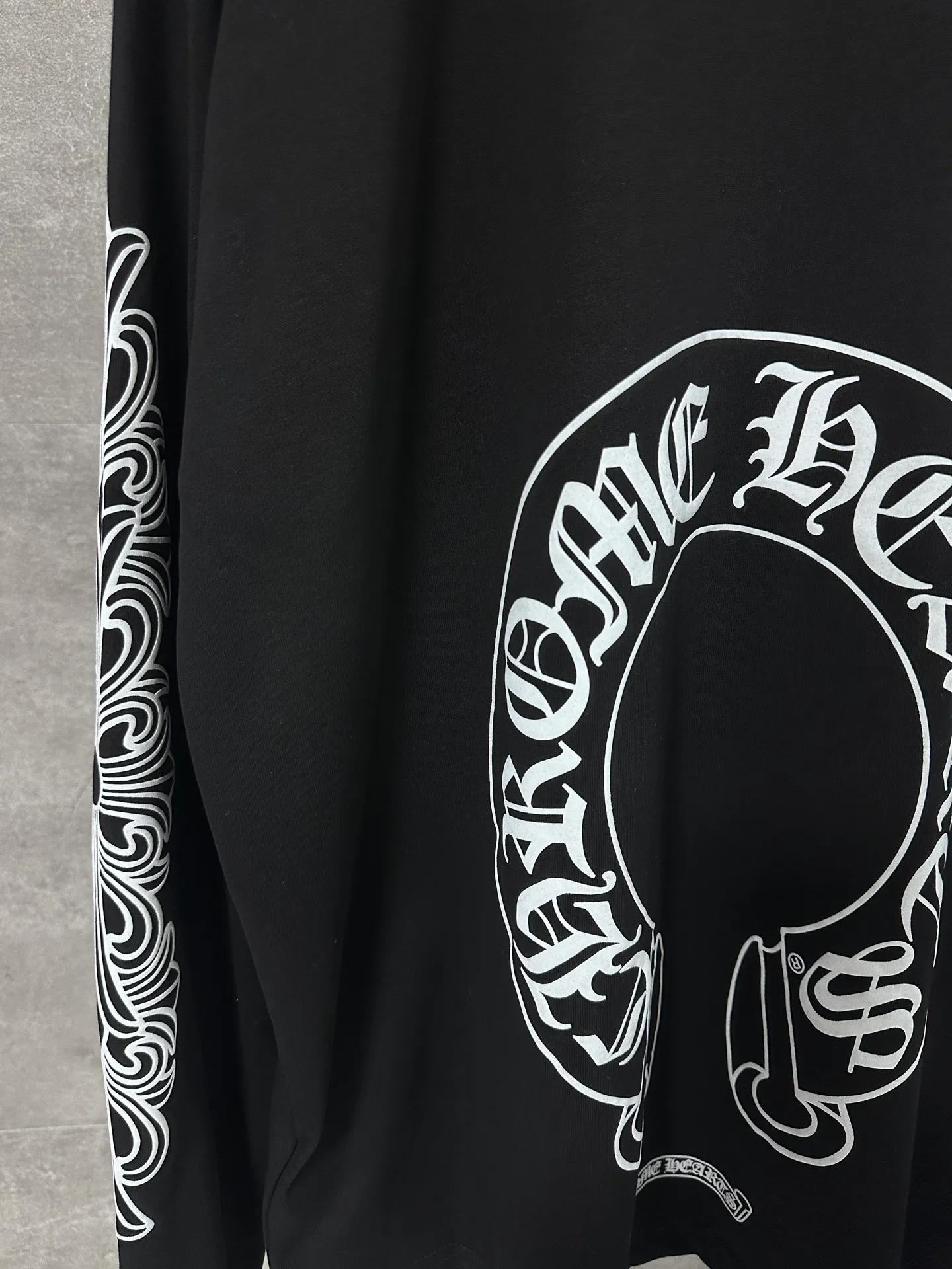 P230 💰 Chrome Hearte/Chrome Heart 25SS CH Los Angeles limited horseshoe print round neck long sleeves. The fabric is made of cotton. The printing uses special imported slurry. Customized supporting accessories. Size: S/M/L